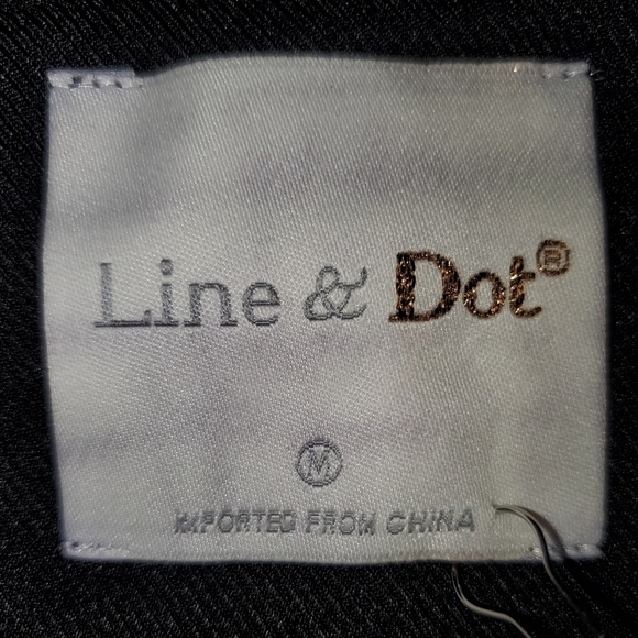 BLACK textured mini skirt NEW medium - Picture 2 of 6